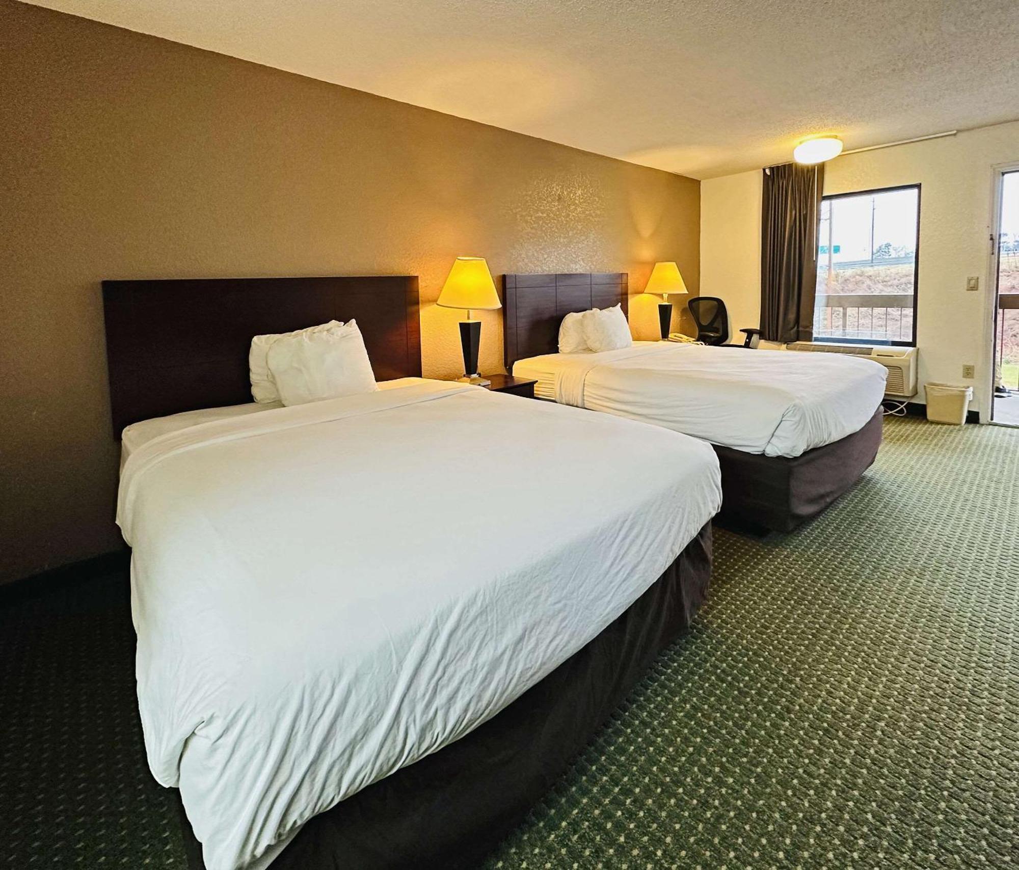 Econo Lodge Канаполис Екстериор снимка