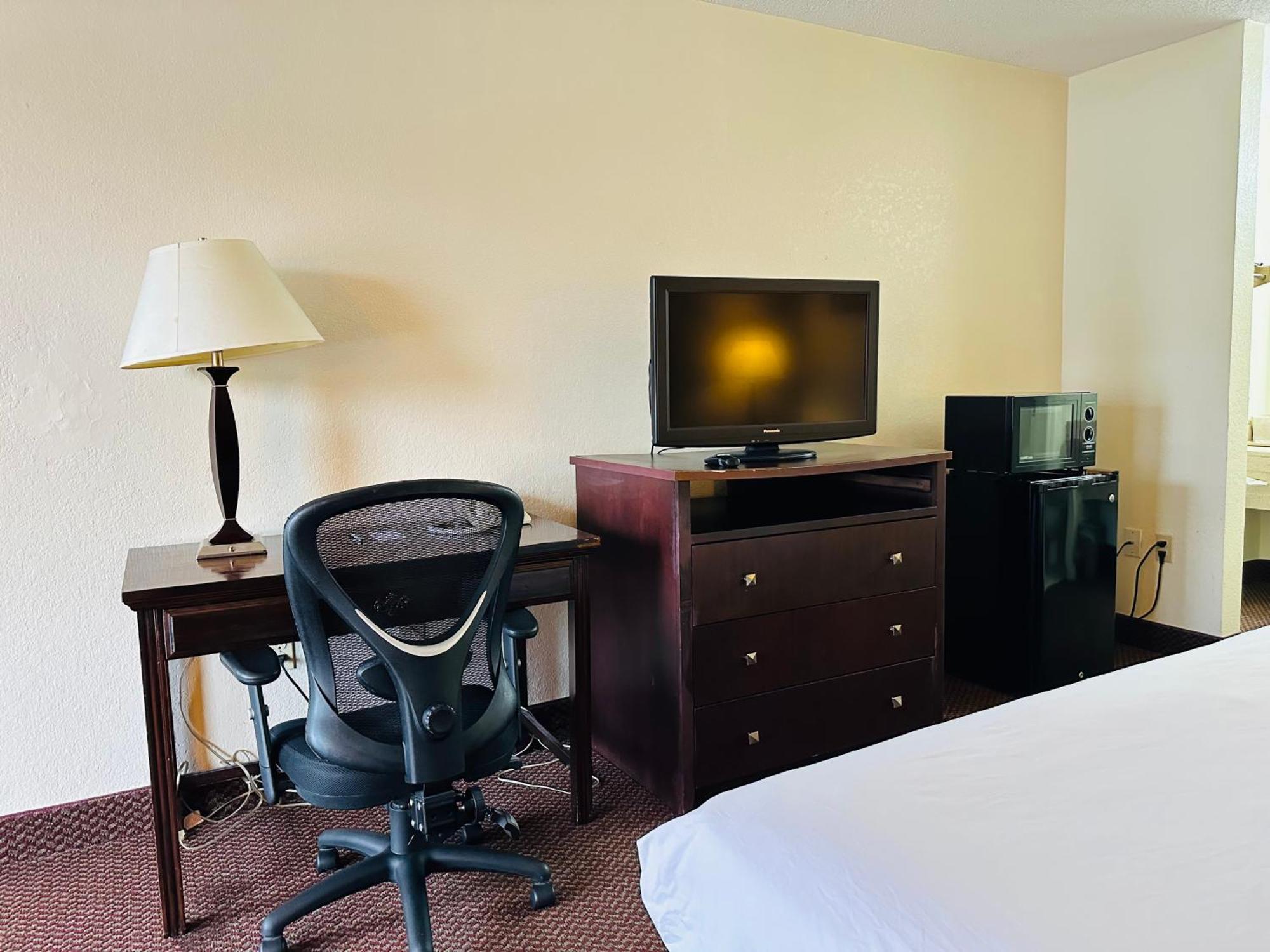 Econo Lodge Канаполис Екстериор снимка