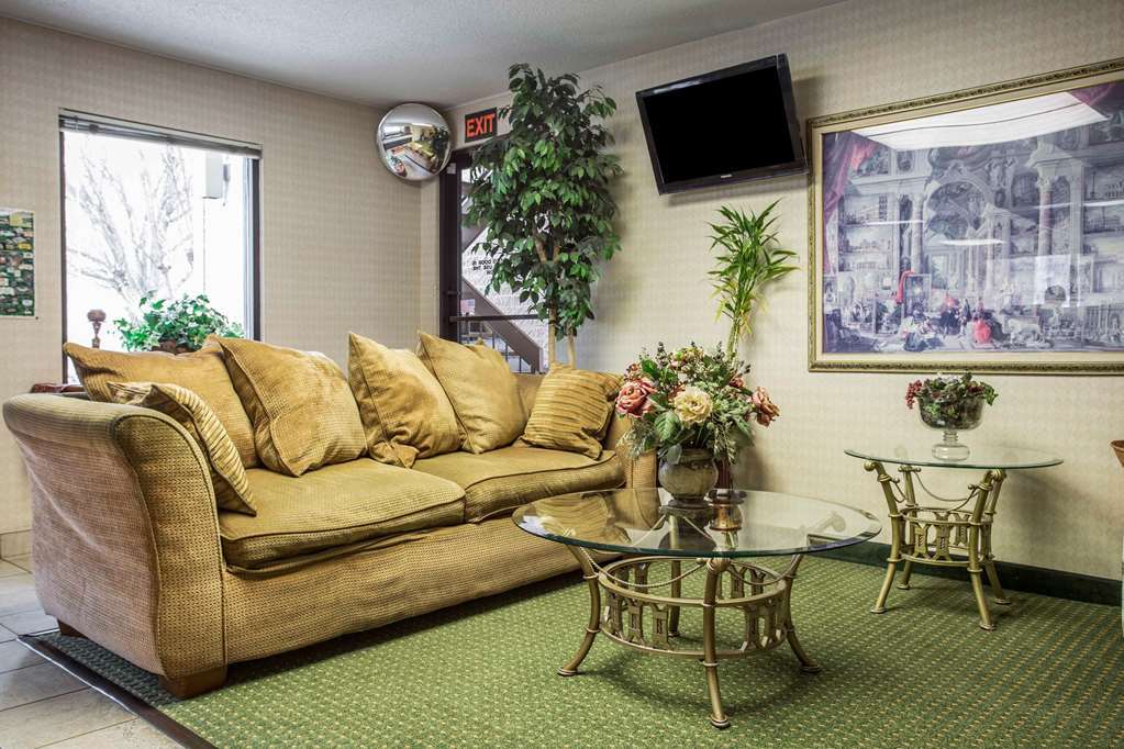 Econo Lodge Канаполис Интериор снимка