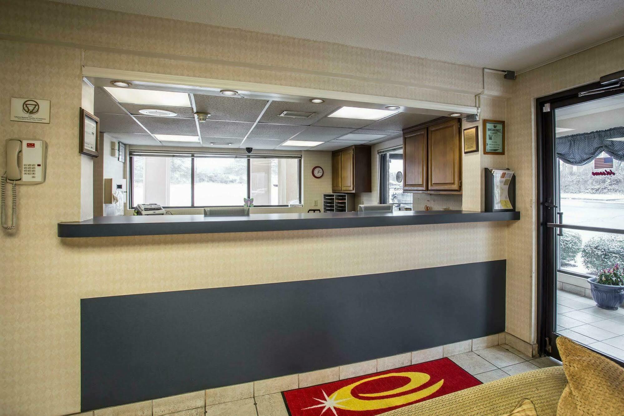Econo Lodge Канаполис Екстериор снимка
