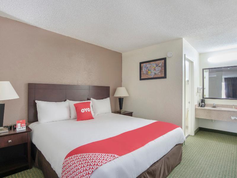 Econo Lodge Канаполис Екстериор снимка